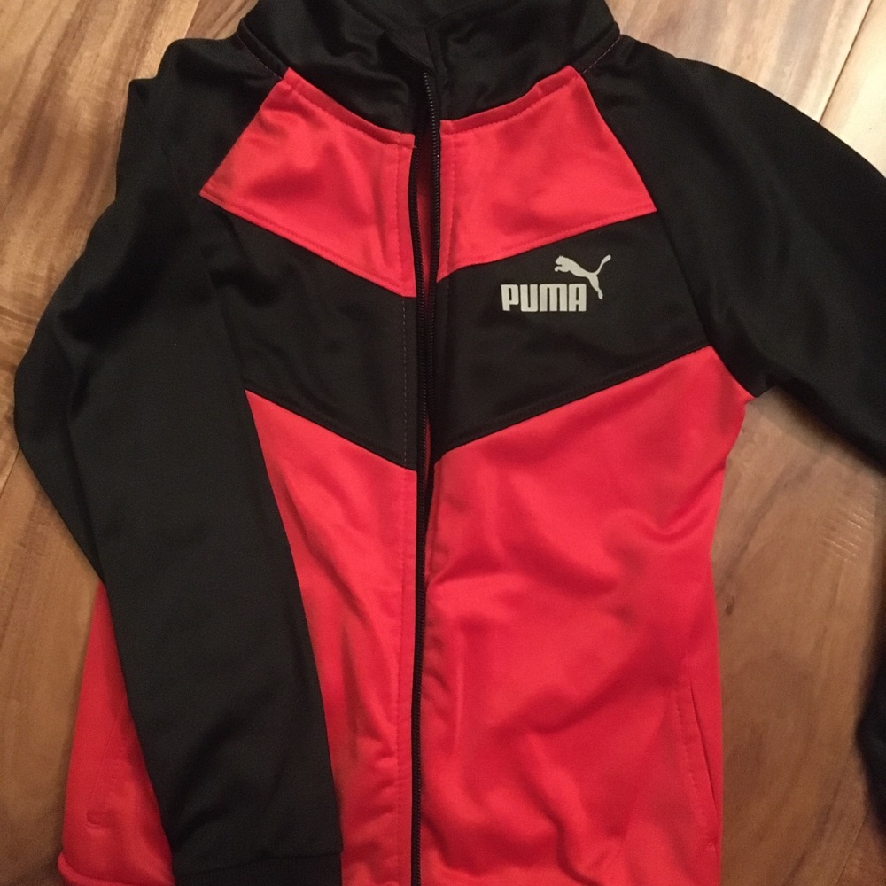 Excellent Condition Puma zipper jacket -size 6 boys
